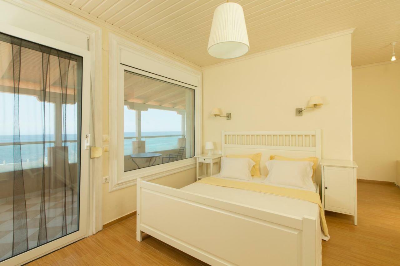 Magnificent Seascape Villa On A Secluded Beach Nea Moudhania Exteriör bild
