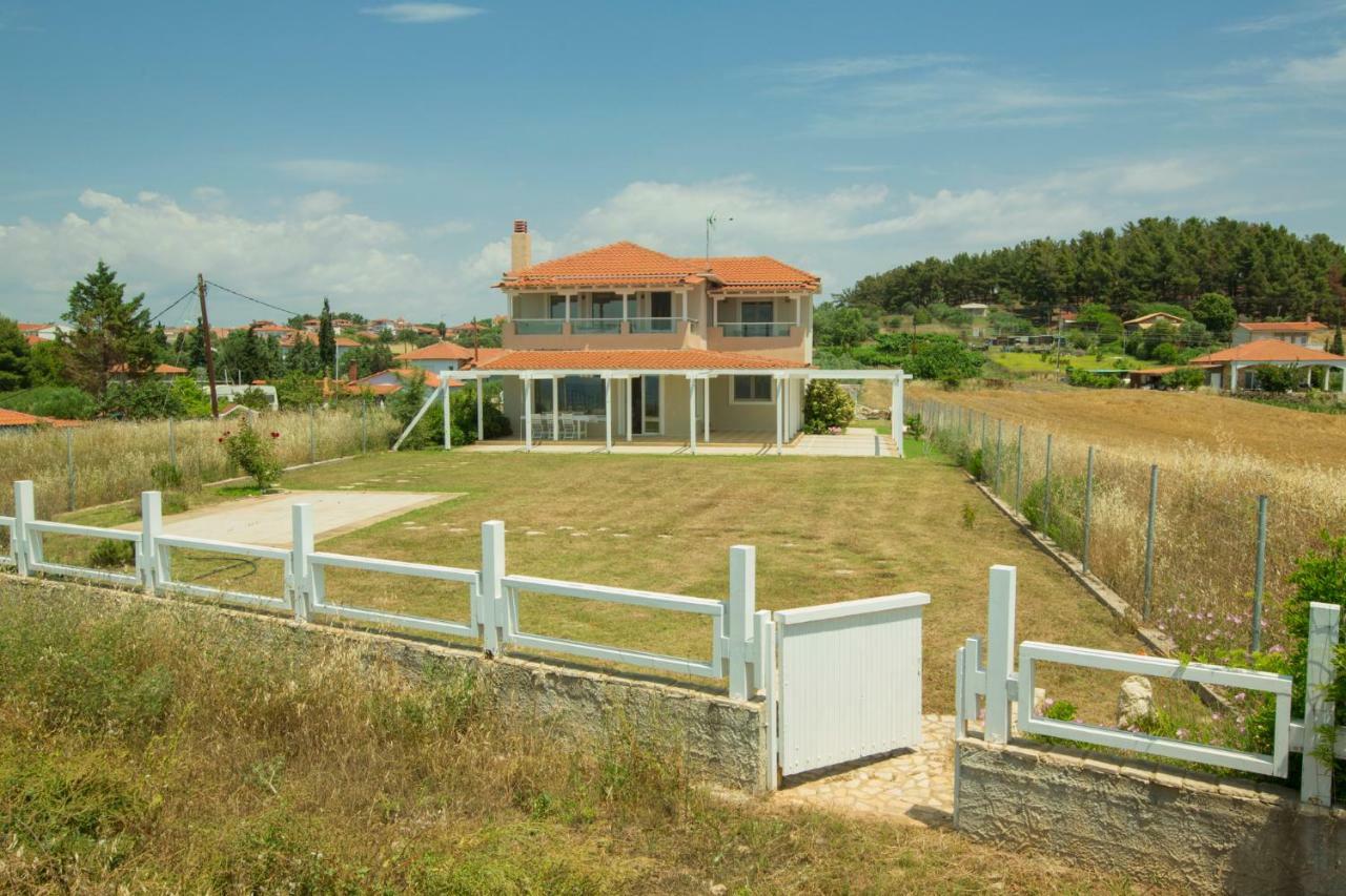Magnificent Seascape Villa On A Secluded Beach Nea Moudhania Exteriör bild